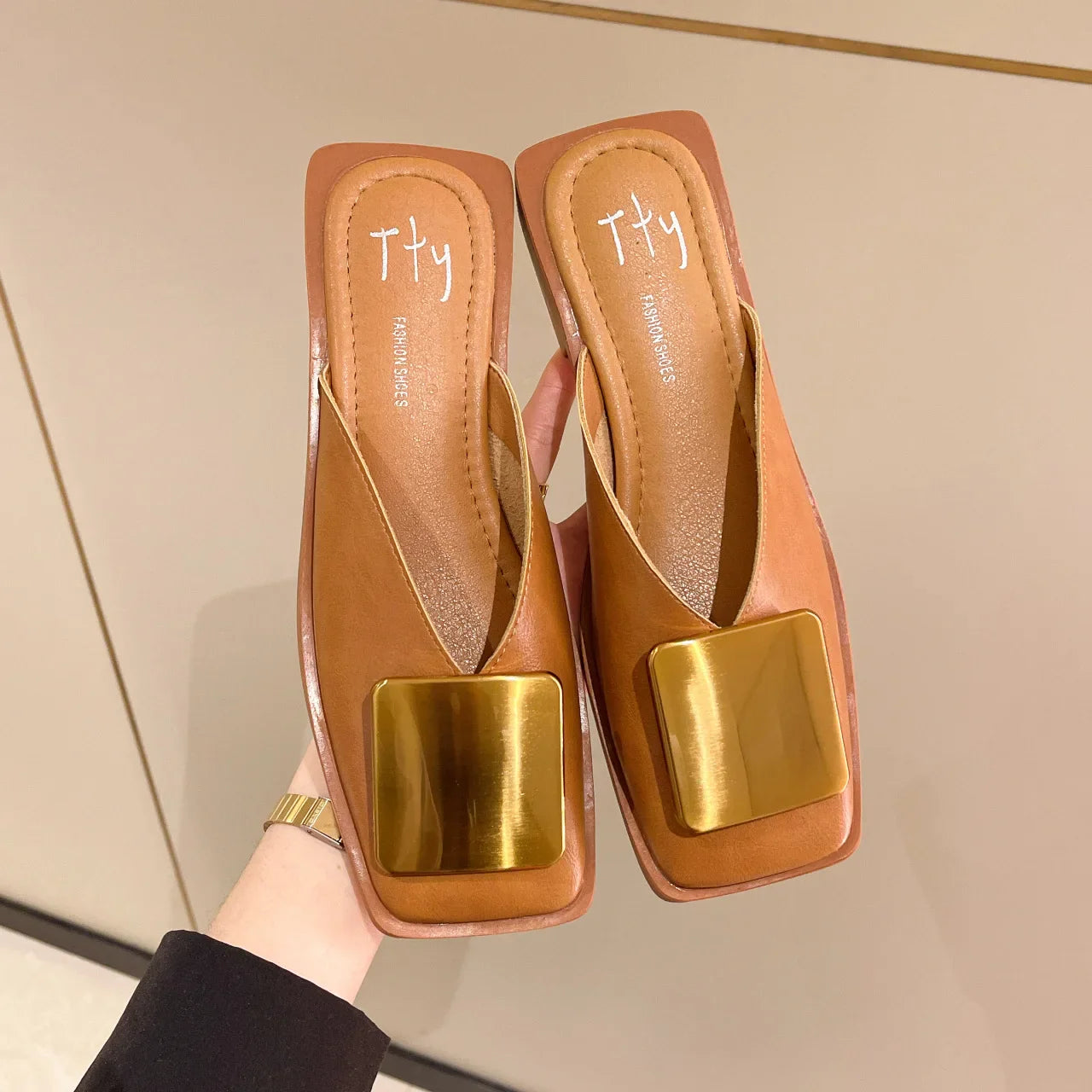Baotou Slippers Women Wear 2024 New Korean Version of Lazy Metal Buckle Sandals Slip-on Sandals
