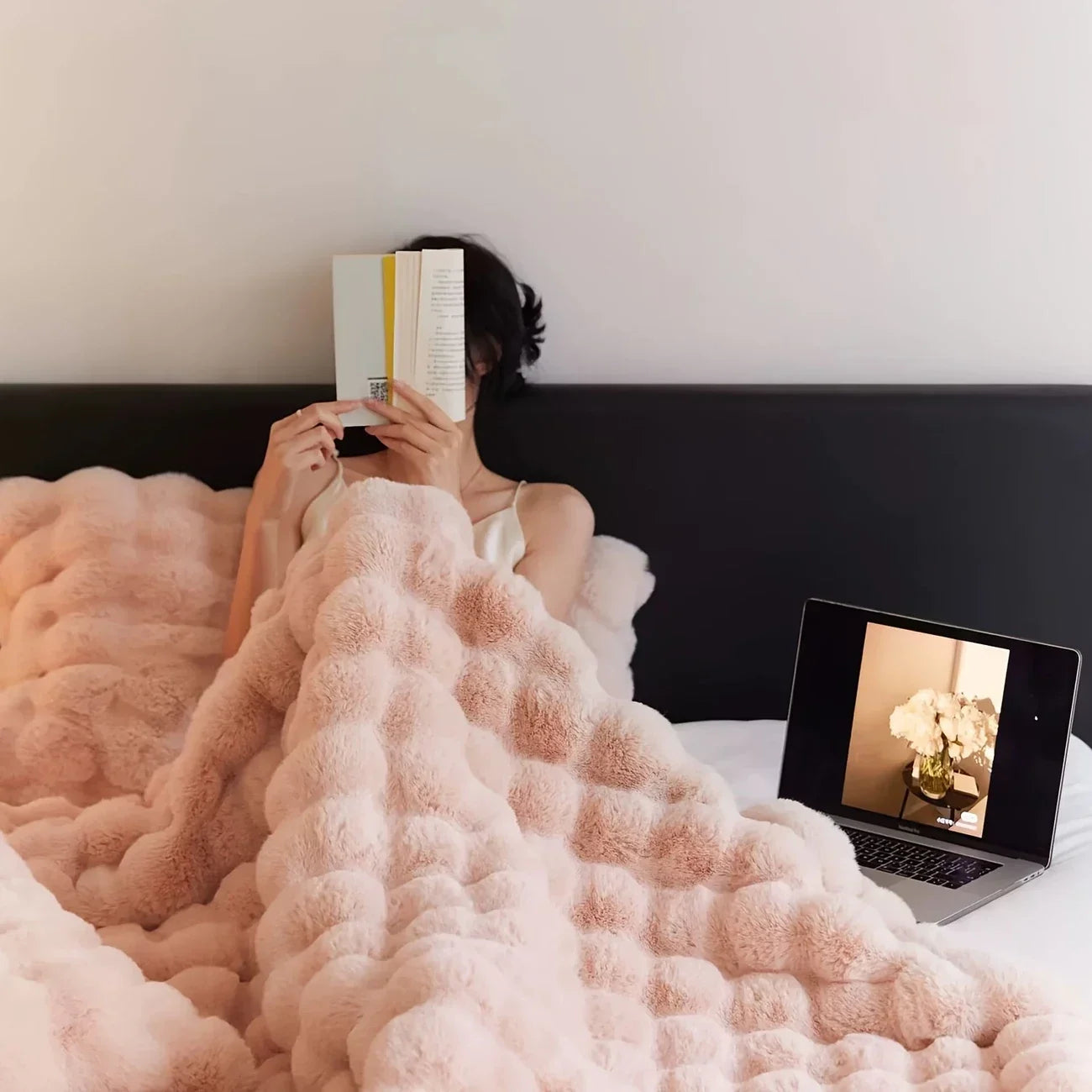 1 PC Faux Rabbit Fur ,Luxury Soft, Warm Bubble Blanket, | Cozy Throw for Bedroom, Guest Room, Living Room,4lb