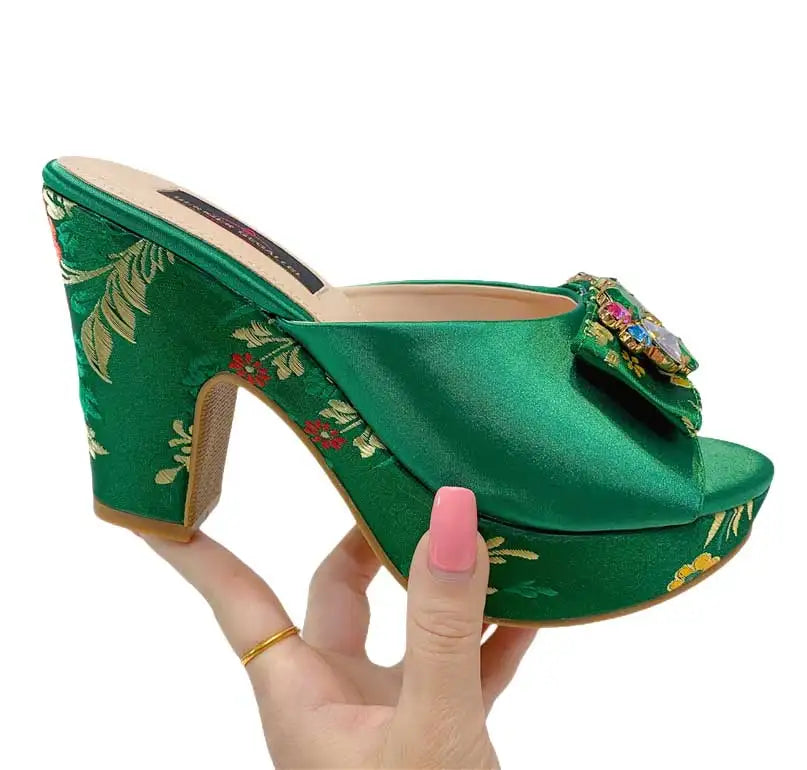 2023 Italian Designer Sandals Fashion Faux Embroidery Pattern Rhinestone Italian Design Ladies Wedding Shoes 10cm High Heels