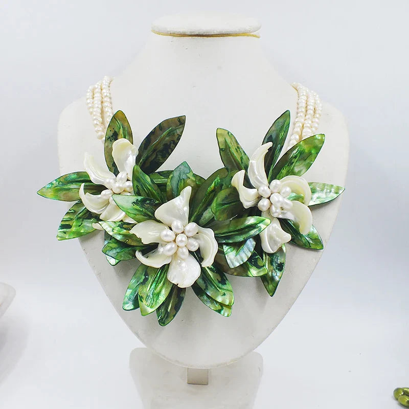 new !!  Latest Design Shell Flowers Wedding Crystal Necklace Women Fashion Necklace  20"