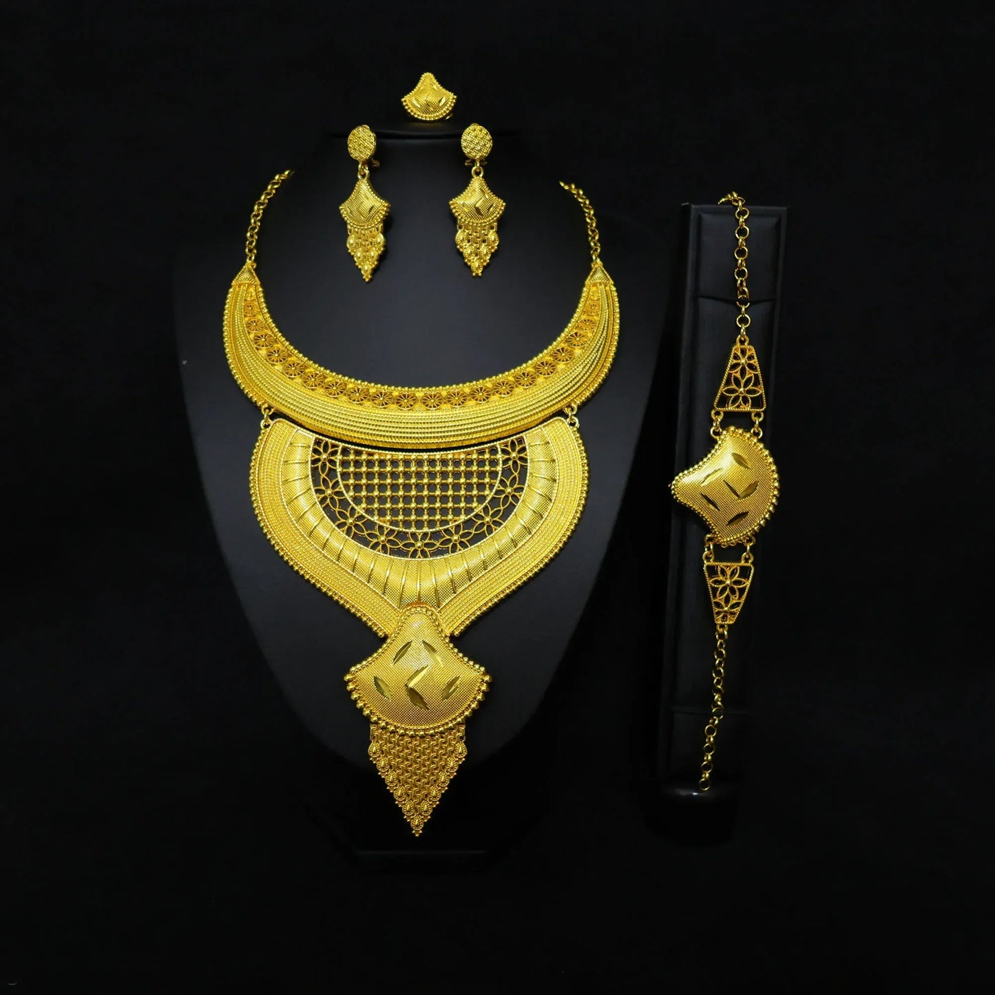 hot selling necklaces earrings bracelets ring jewelry sets four-piece Dubai African bride wedding accessories