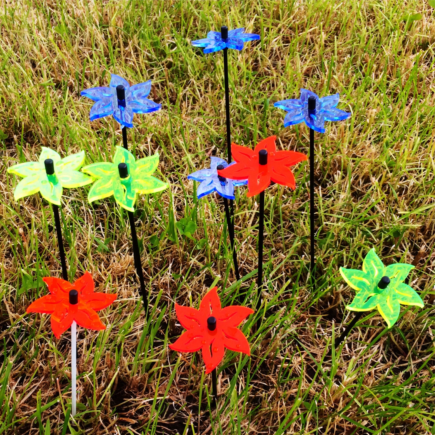 Small Garden Décor Ornaments Set of 3 'Lotus'