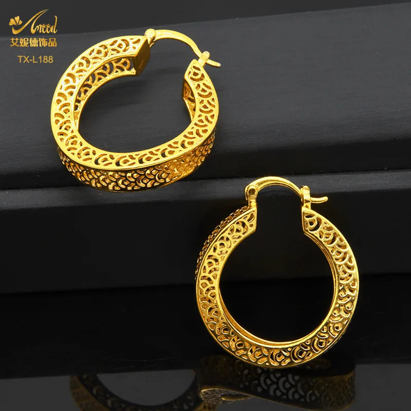24K Gold-plated Two Piece Copper Jewelry Set India Dubai Jewelry Gold Warped Geometry Necklace Earrings