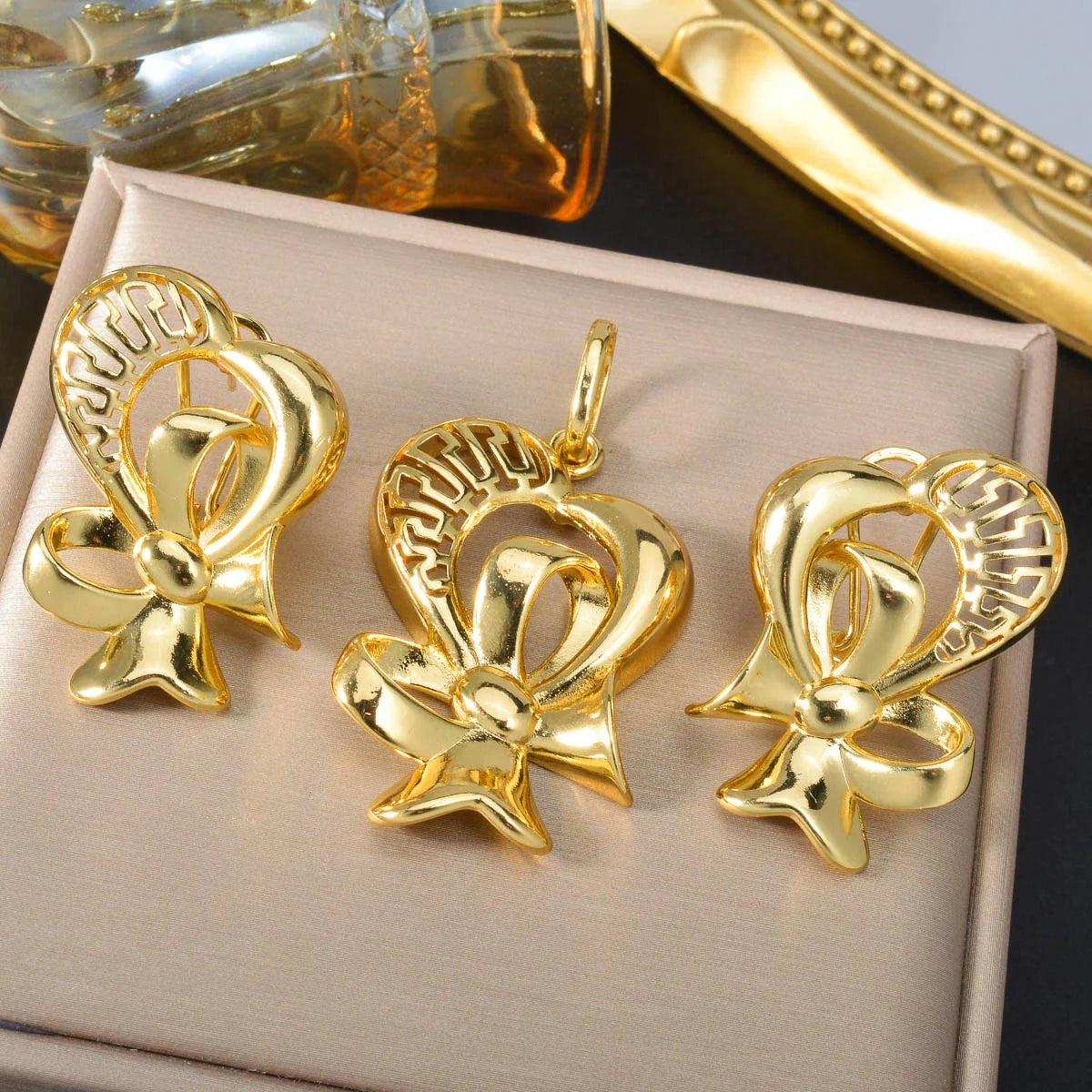 2pcs Set Copper Necklace Ear Stud Dubai Wedding Bride Hollow Pendant Necklace Earrings Women Party Jewelry Accessory Gifts