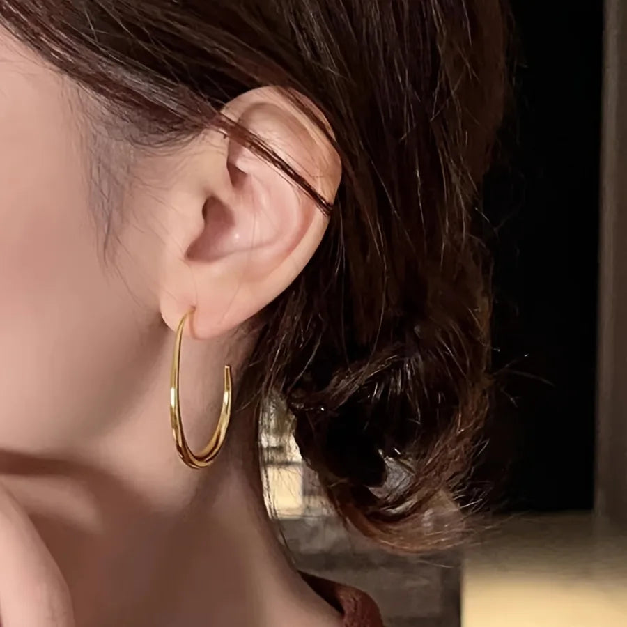 Hot Sale Geometric Oval Hoop Earrings for Women Simple Desgin Earrings Party Wedding Fashion Jewelry Accessories