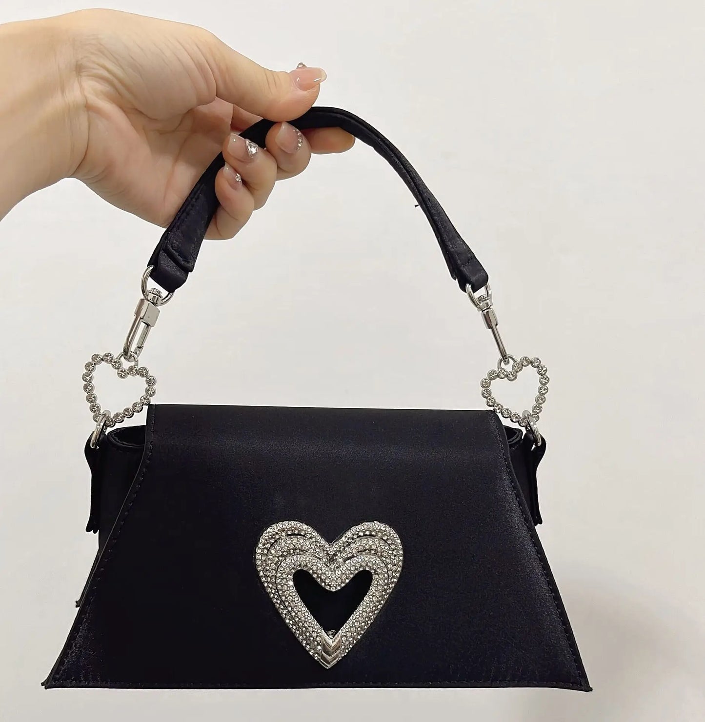 Fashion Heart Rhinestone Women Handbags Luxury Satin Evening Bags for Women Diamonds Designer Shoulder Bag Silk Wedding Clutch