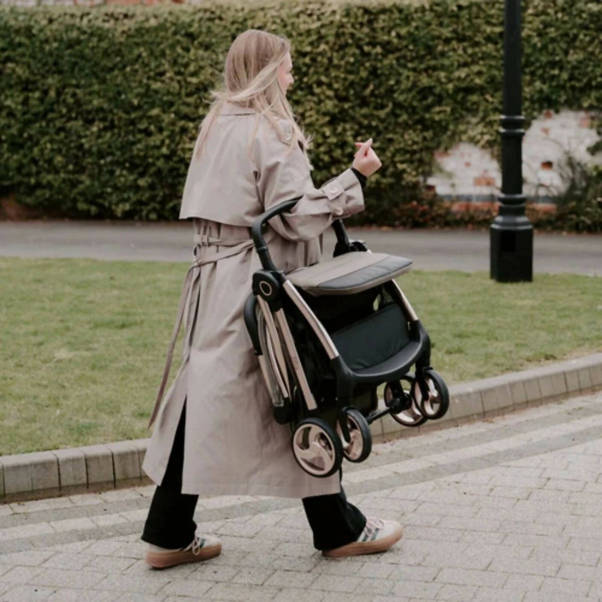 eggZ® Stroller - Carbonite