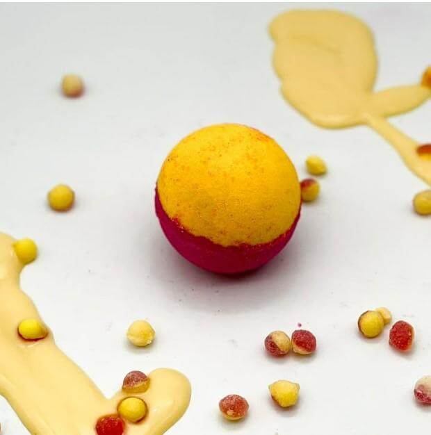 Rhubarb & Custard Bath Bomb