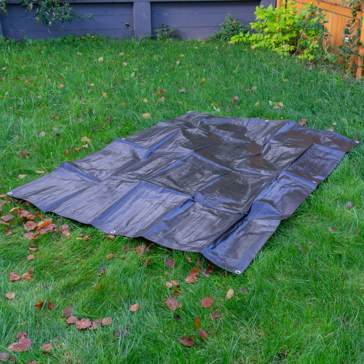 Black/Silver L-Grade Tarpaulin with 10 Metres of 6mm Bungee Rope