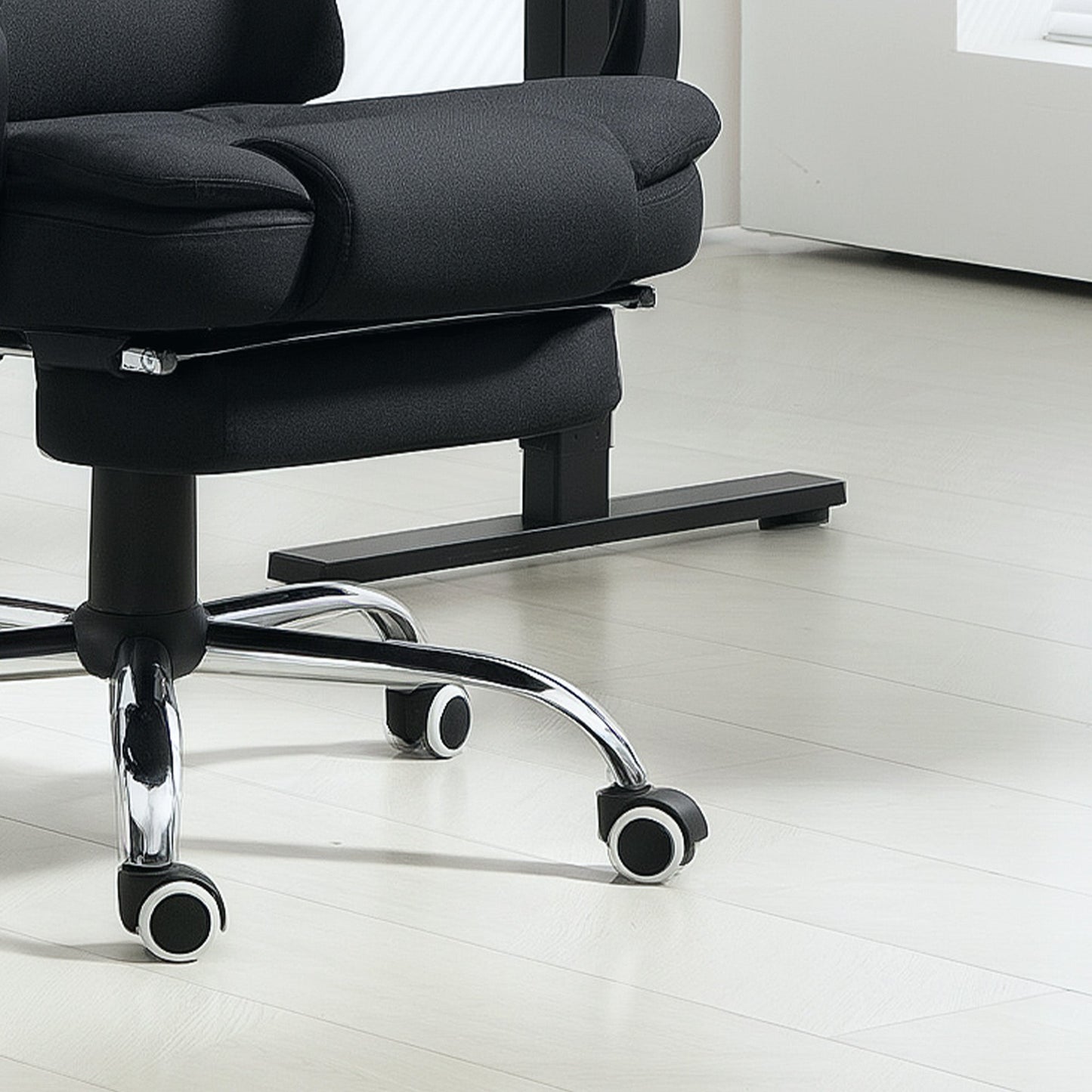 Vinsetto Ergonomic Heated 6 Points Vibration Massage Office Chair Black