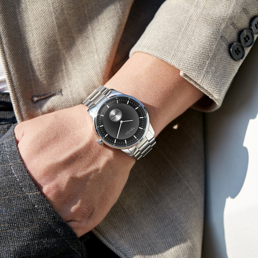 Trnda Men's Stainless Steel Watch, Gradient Light Gray Dial | Trn-4325