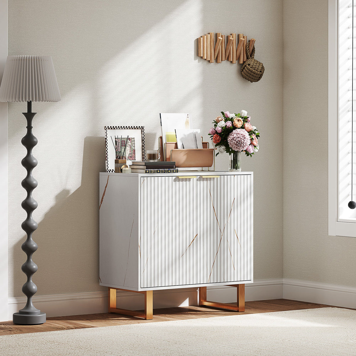 HOMCOM Sideboard, Buffet Cabinet with 2 Doors and Adjustable Shelves