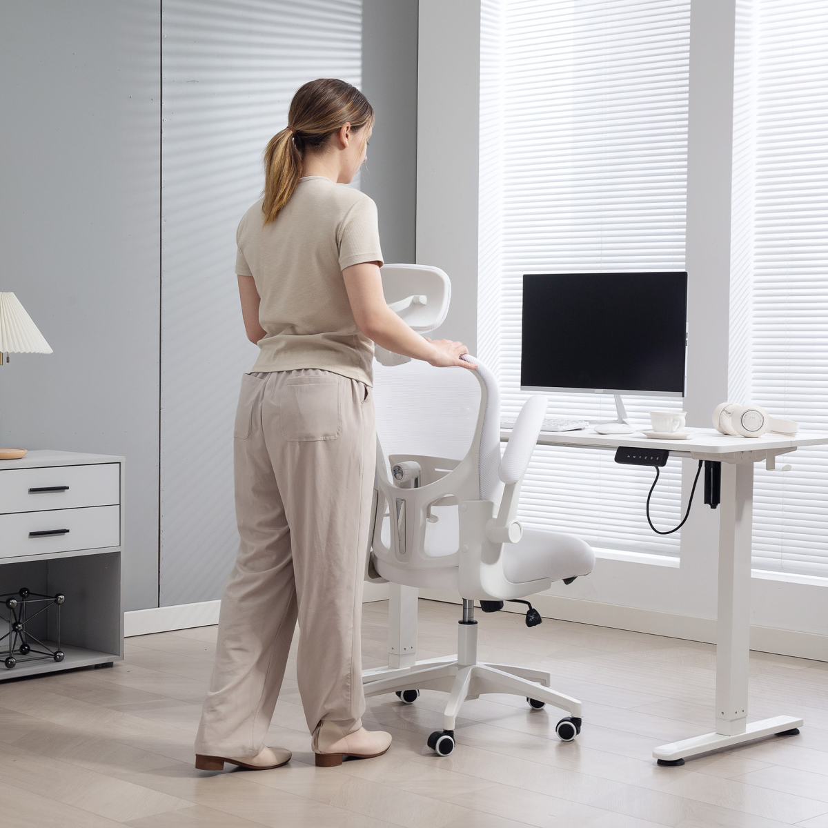 Vinsetto Mesh Chair with Headrest, 4D Lumbar Support, Flip-up Arm
