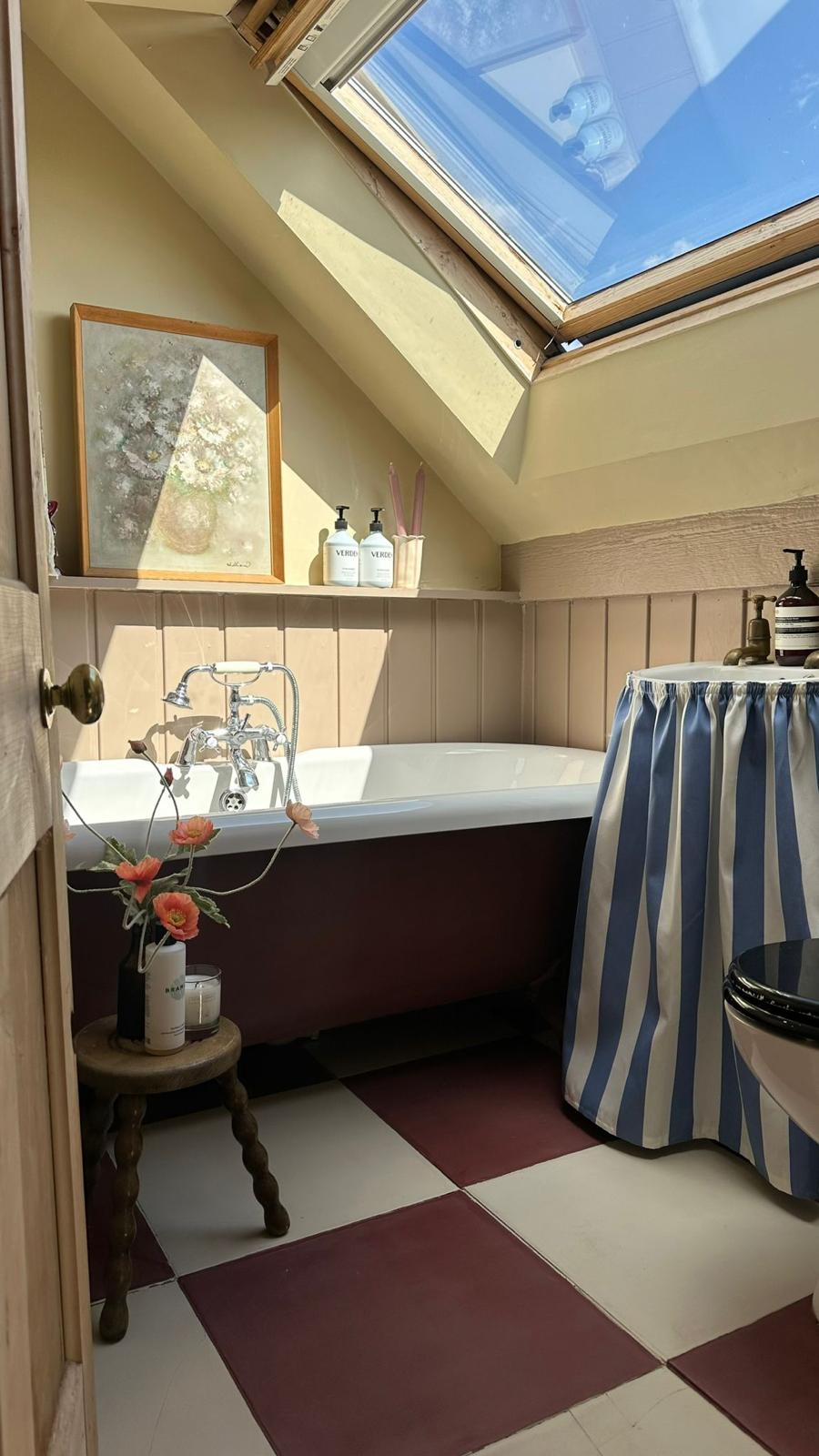 Made-to-Measure Sink Skirt