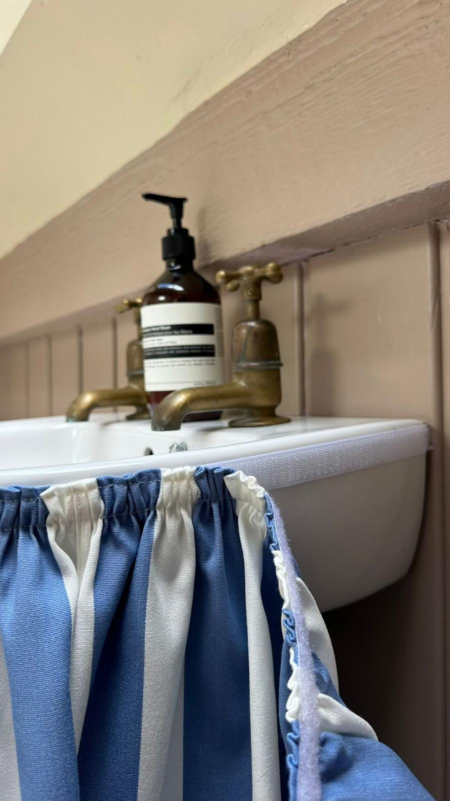 Made-to-Measure Sink Skirt