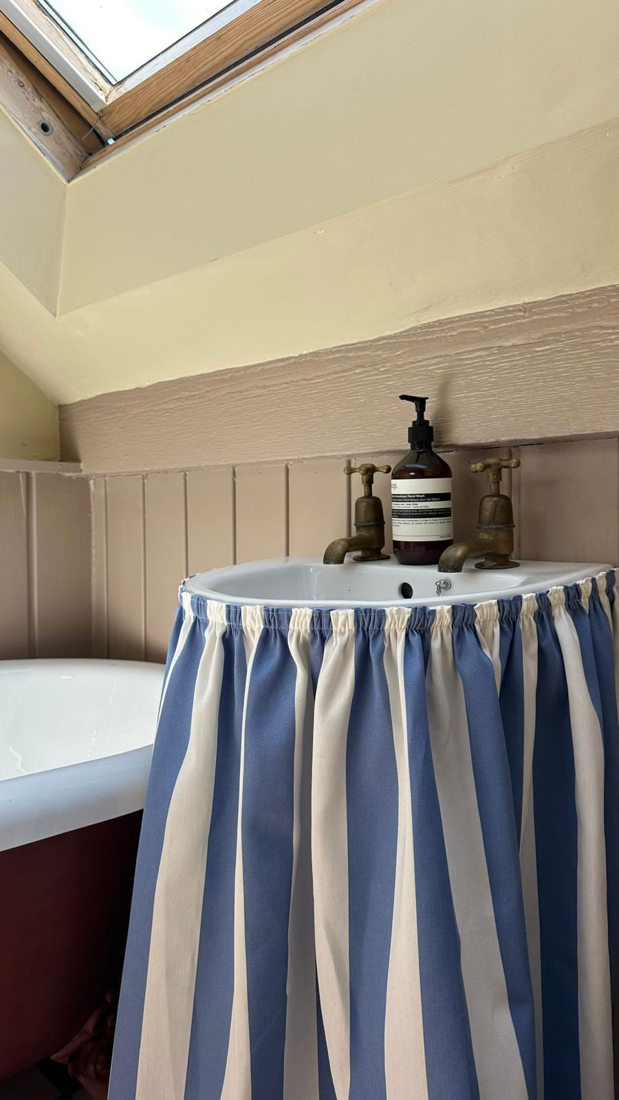 Made-to-Measure Sink Skirt