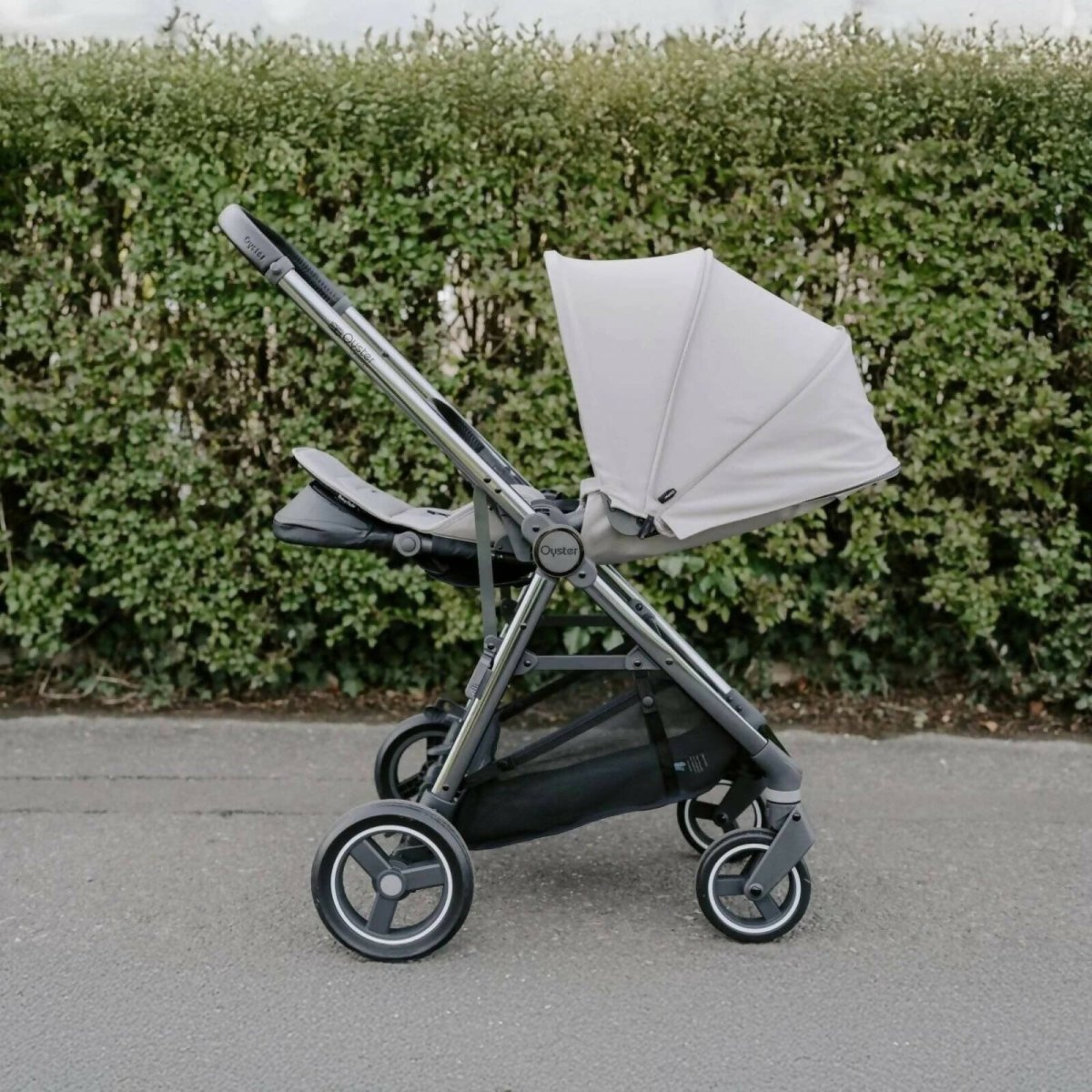 Oyster Gravity+ Stroller - Carbonite