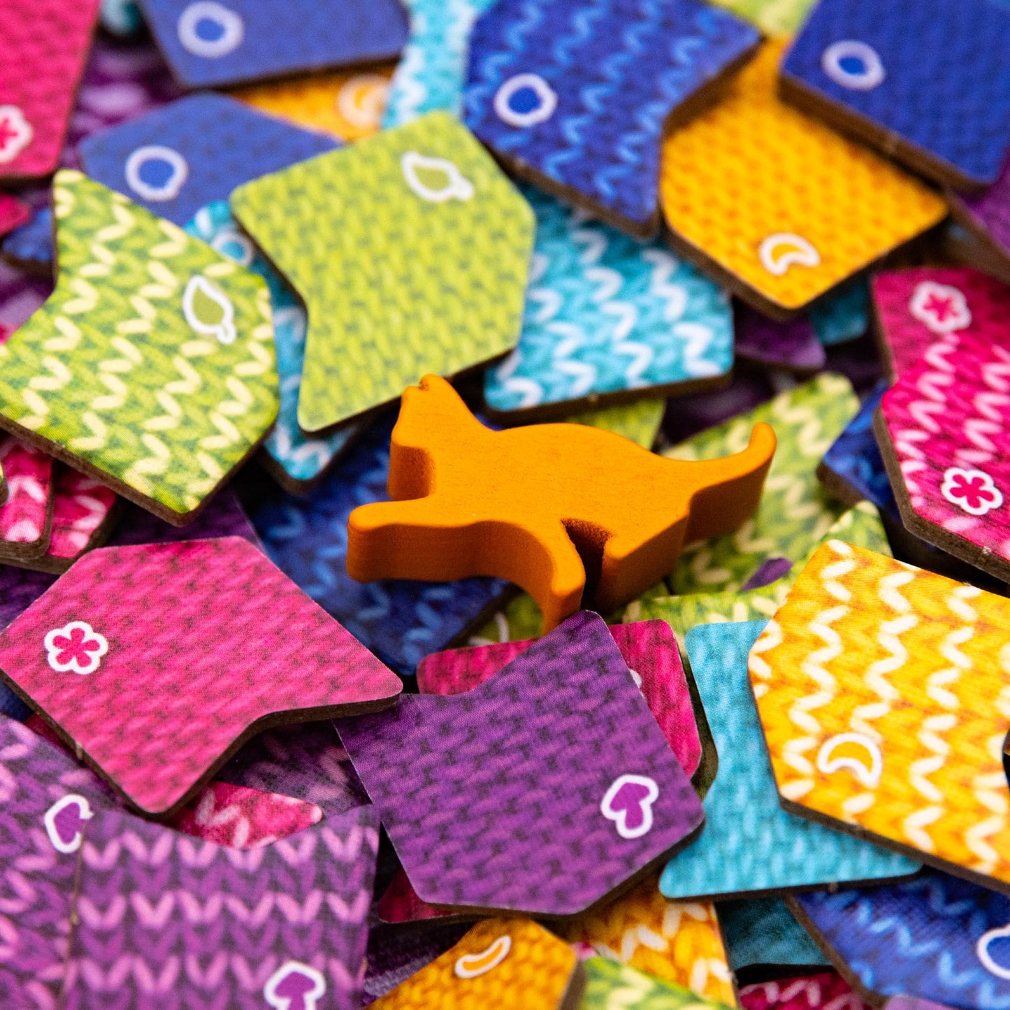 Knitting Circle by AEG & Flatout Games – Cozy Cat-Themed Strategy for 1–4 Players