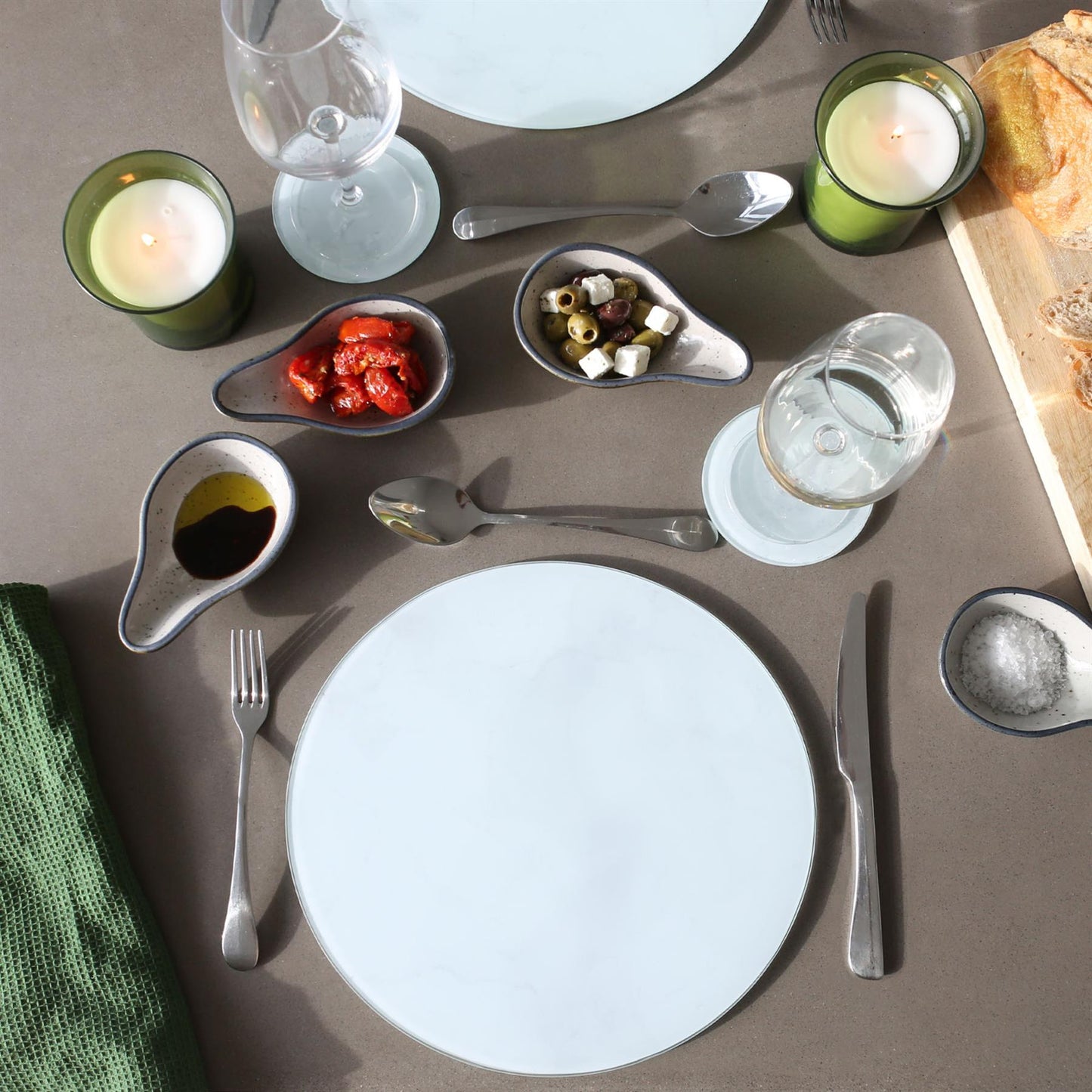 30cm Round Glass Chopping Board