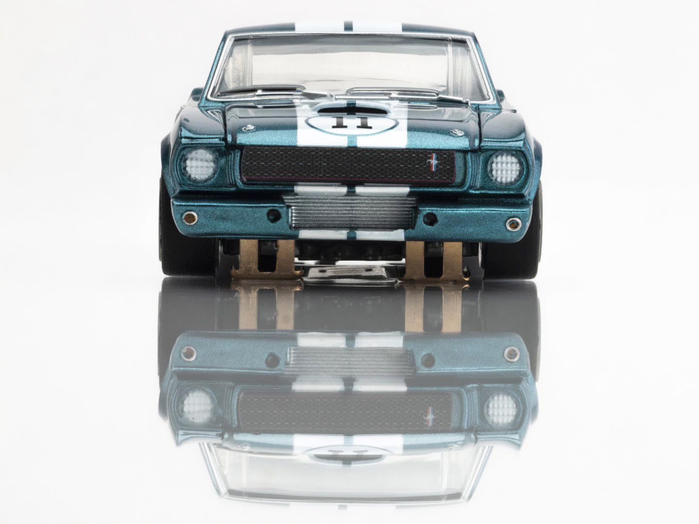 AFX 22071 Shelby GT350R 1965 Donohue White/Blue — Mega G+ Slot Car
