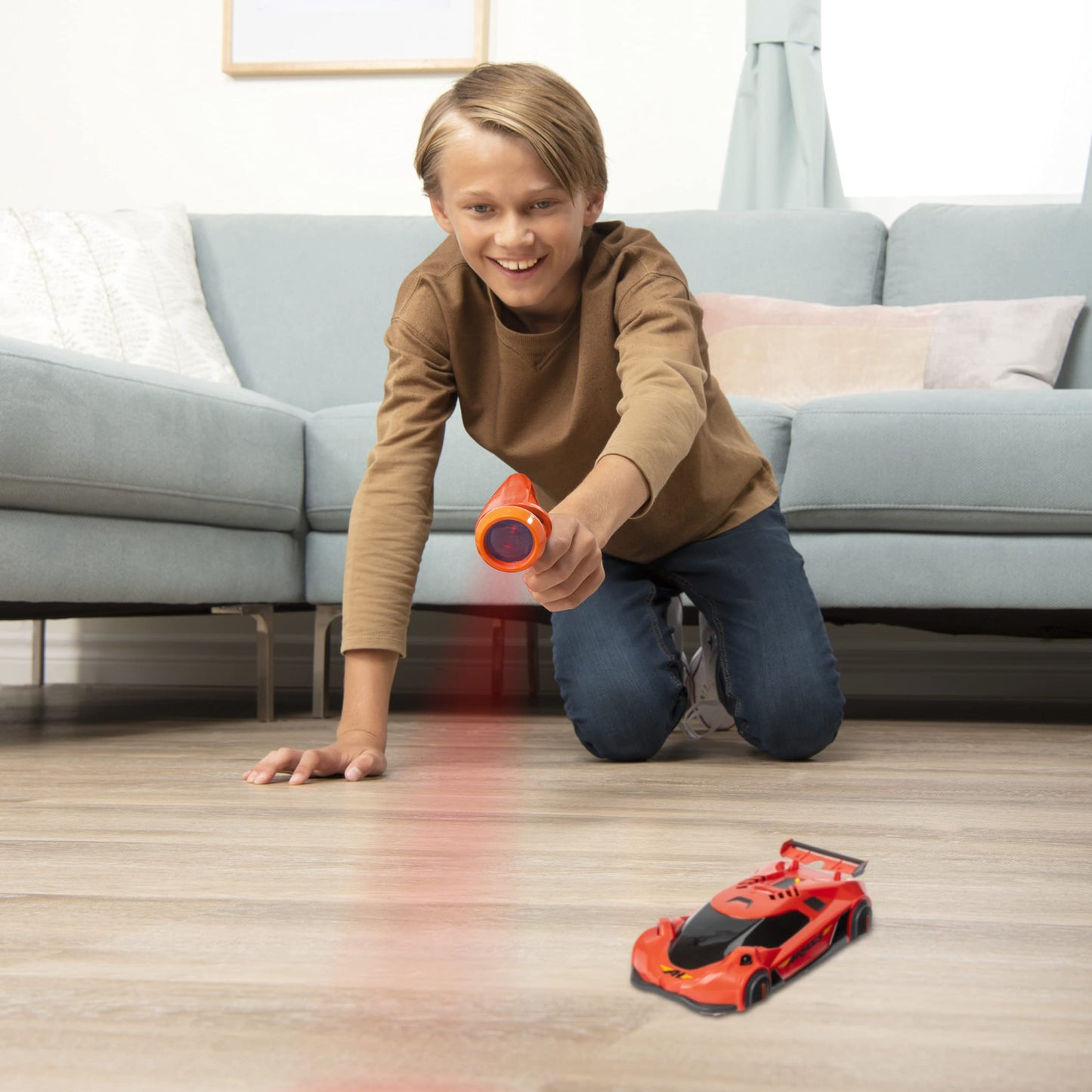 Air Hogs Zero Gravity Laser Wall Racer - Laser-Guided Wall Climbing Car