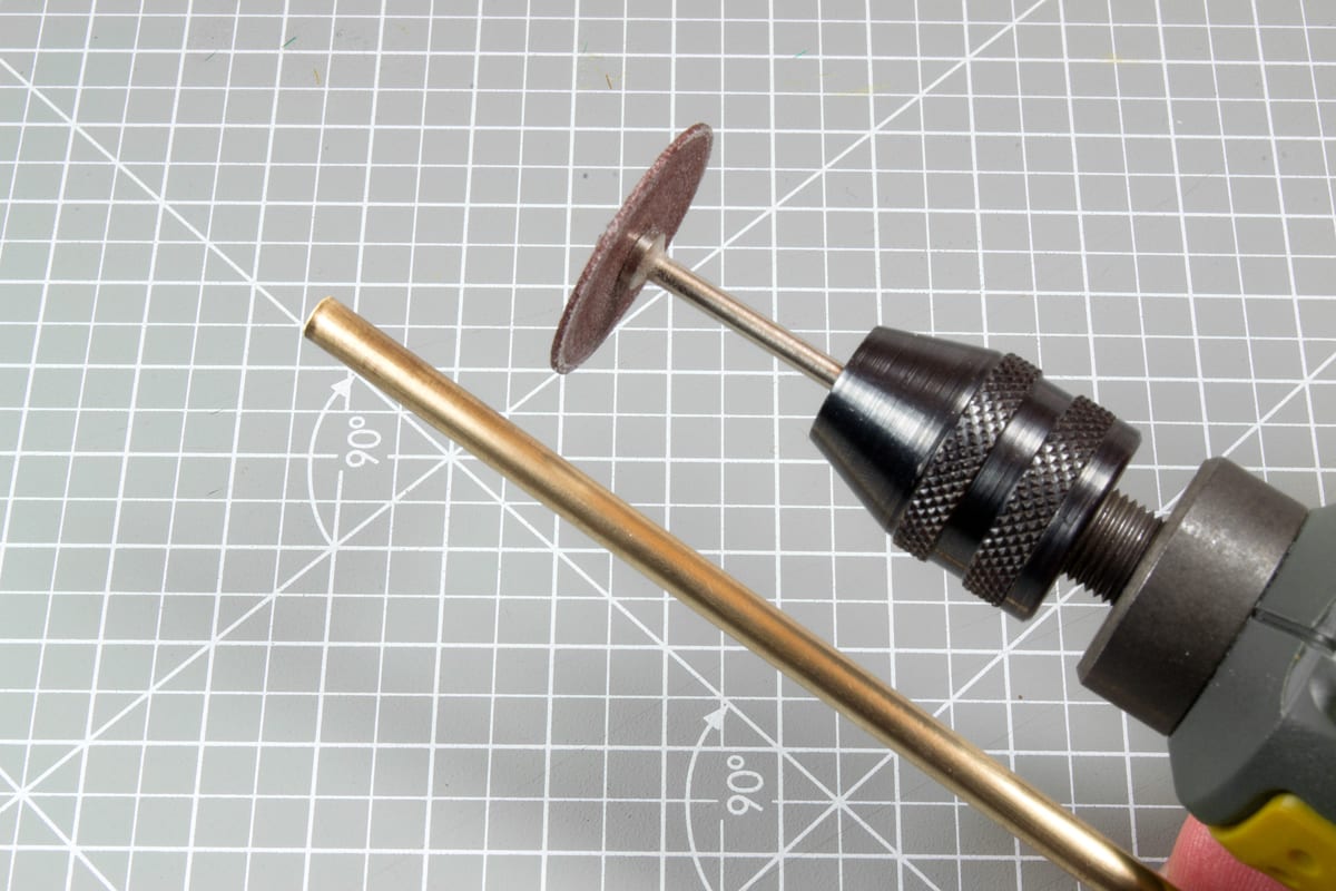 AK Interactive - Brass Pipes 1.0mm, 5 Units (AK9109)