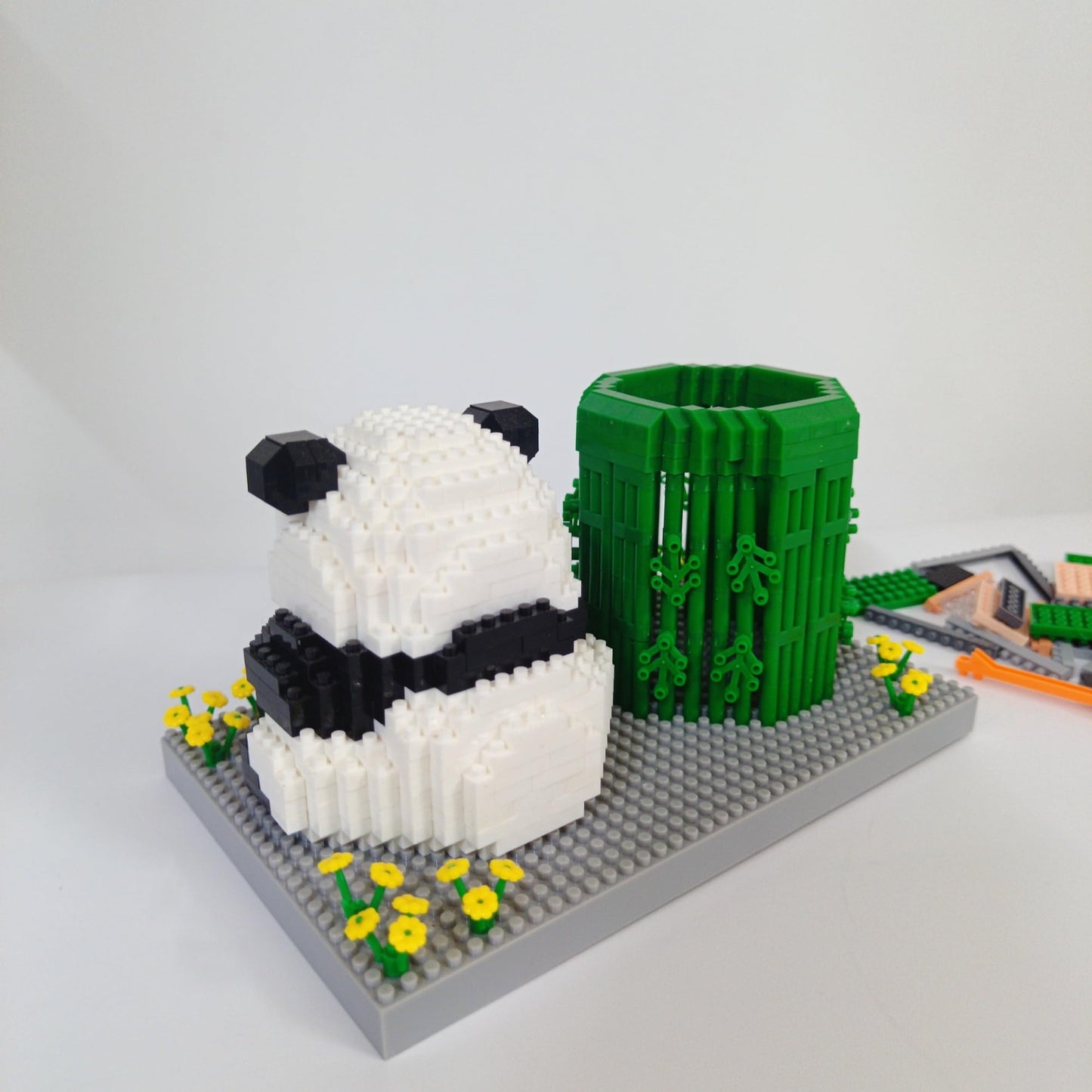 Alltogetho Panda Pen Holder — Micro Mini Building Block Kit for Students and Office Desk Decor