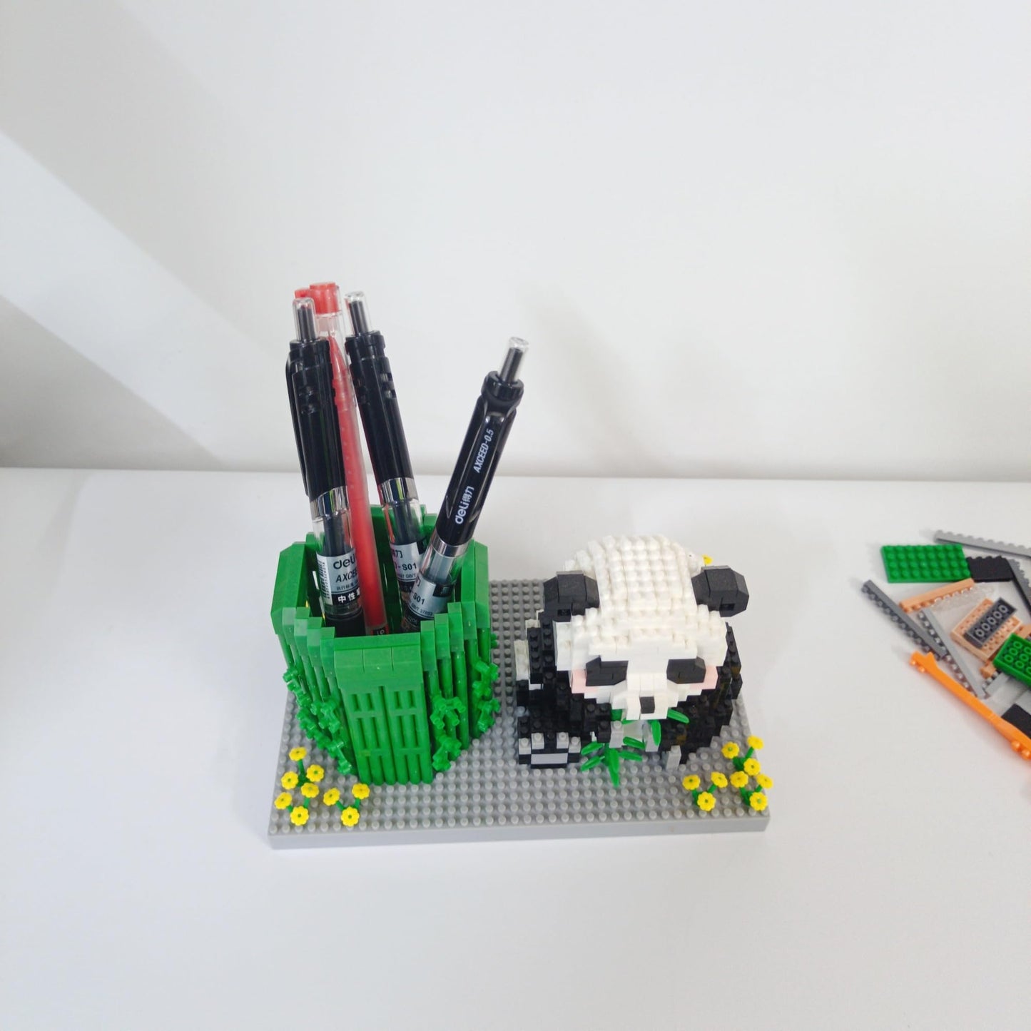 Alltogetho Panda Pen Holder — Micro Mini Building Block Kit for Students and Office Desk Decor