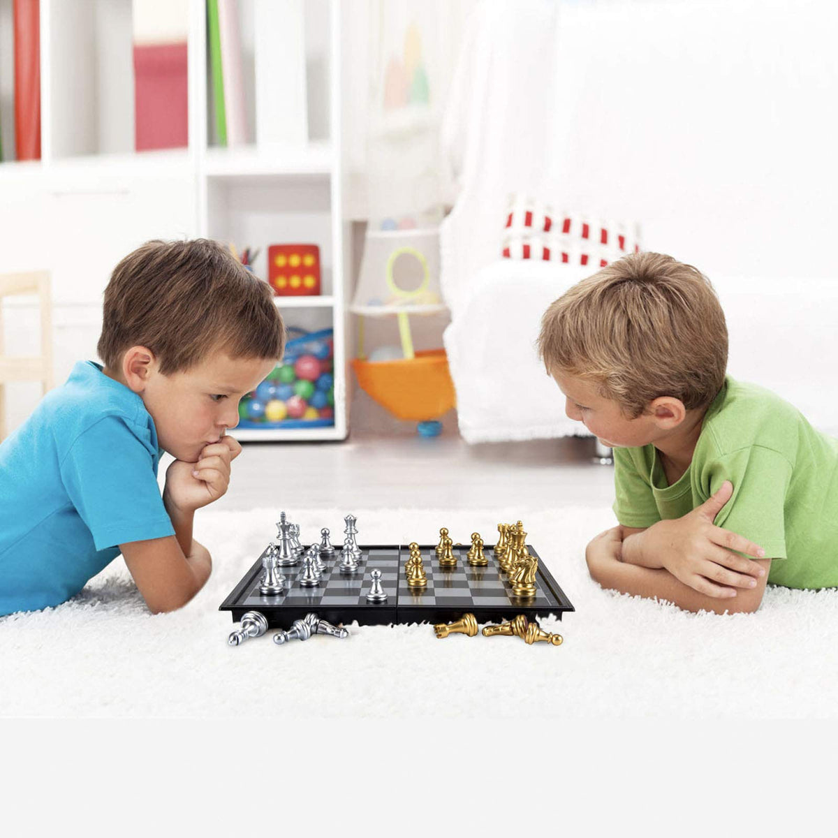 AMEROUS 10'' Magnetic Travel Chess Set – Portable Folding Board with Gold & Silver Pieces, 2 Extra Queens