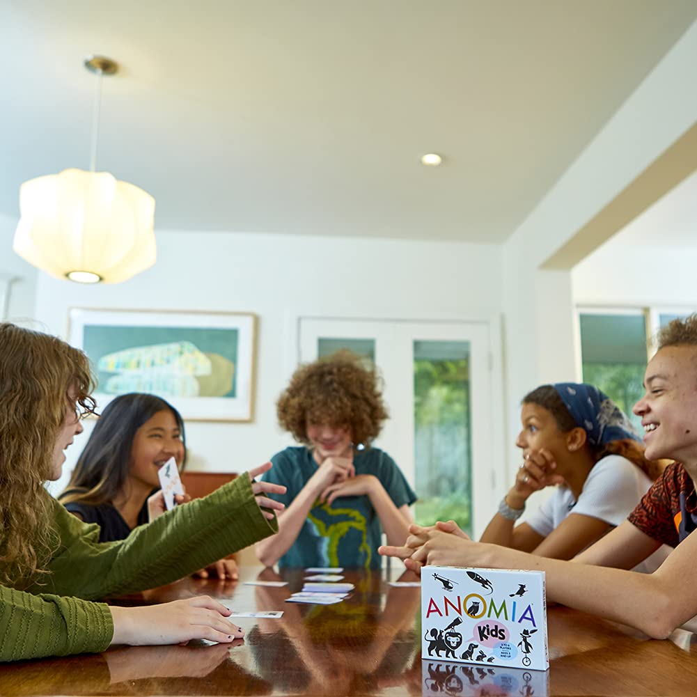 Anomia Kids – Fun Family Card Game for 3-6 Players | Family Night & Road Trip Activity