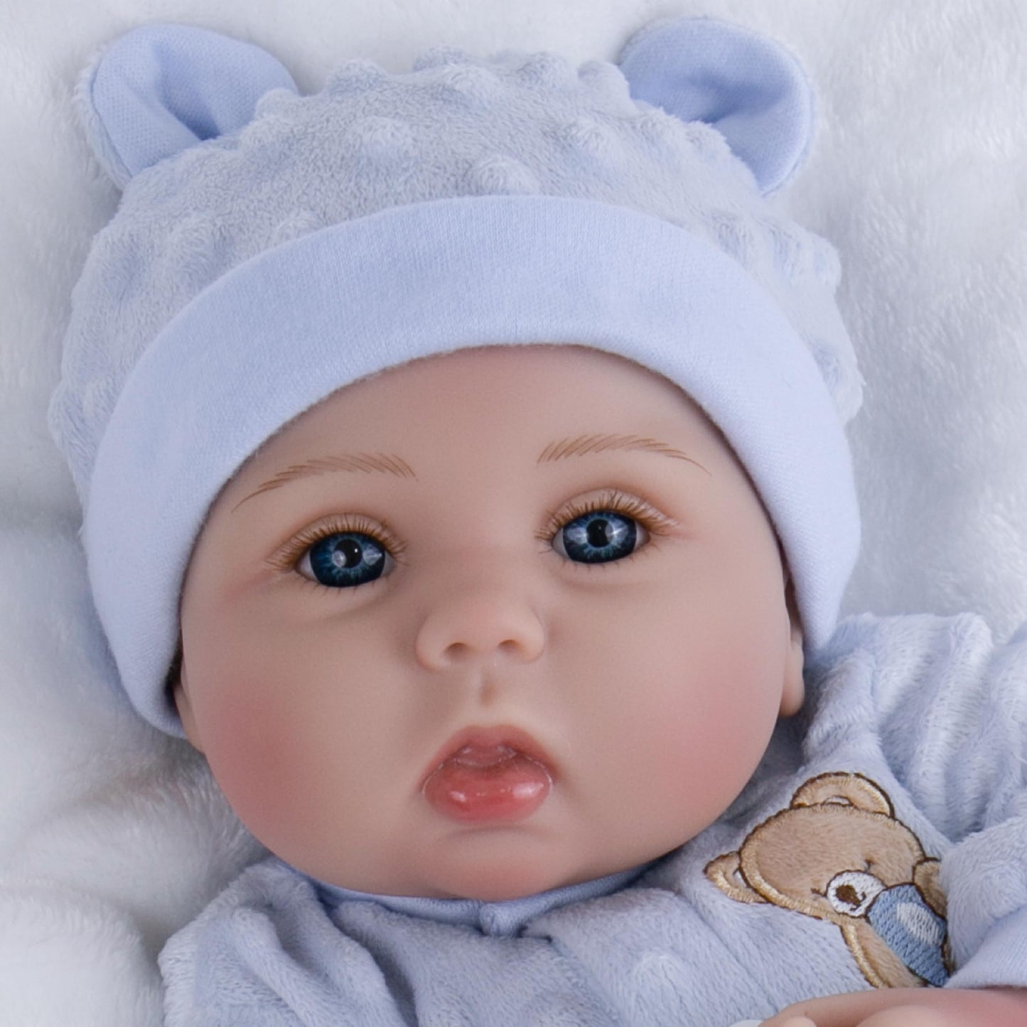 Aori 2.0 Lifelike Reborn Baby Doll – 18-Inch Poseable Realistic Baby Boy