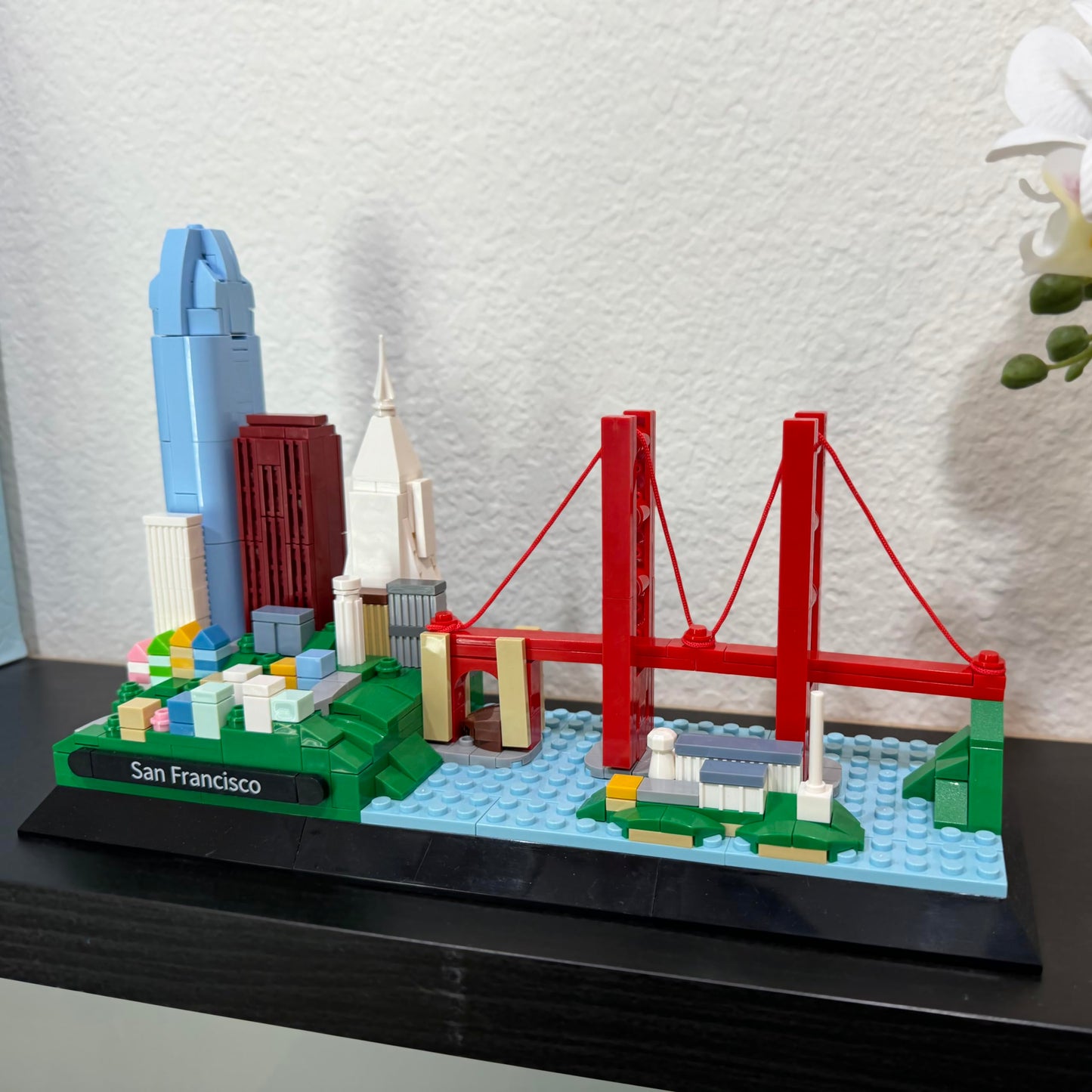 Apostrophe Games San Francisco Skyline Building Block Set (459 Pieces) – Golden Gate Bridge & Landmark Models