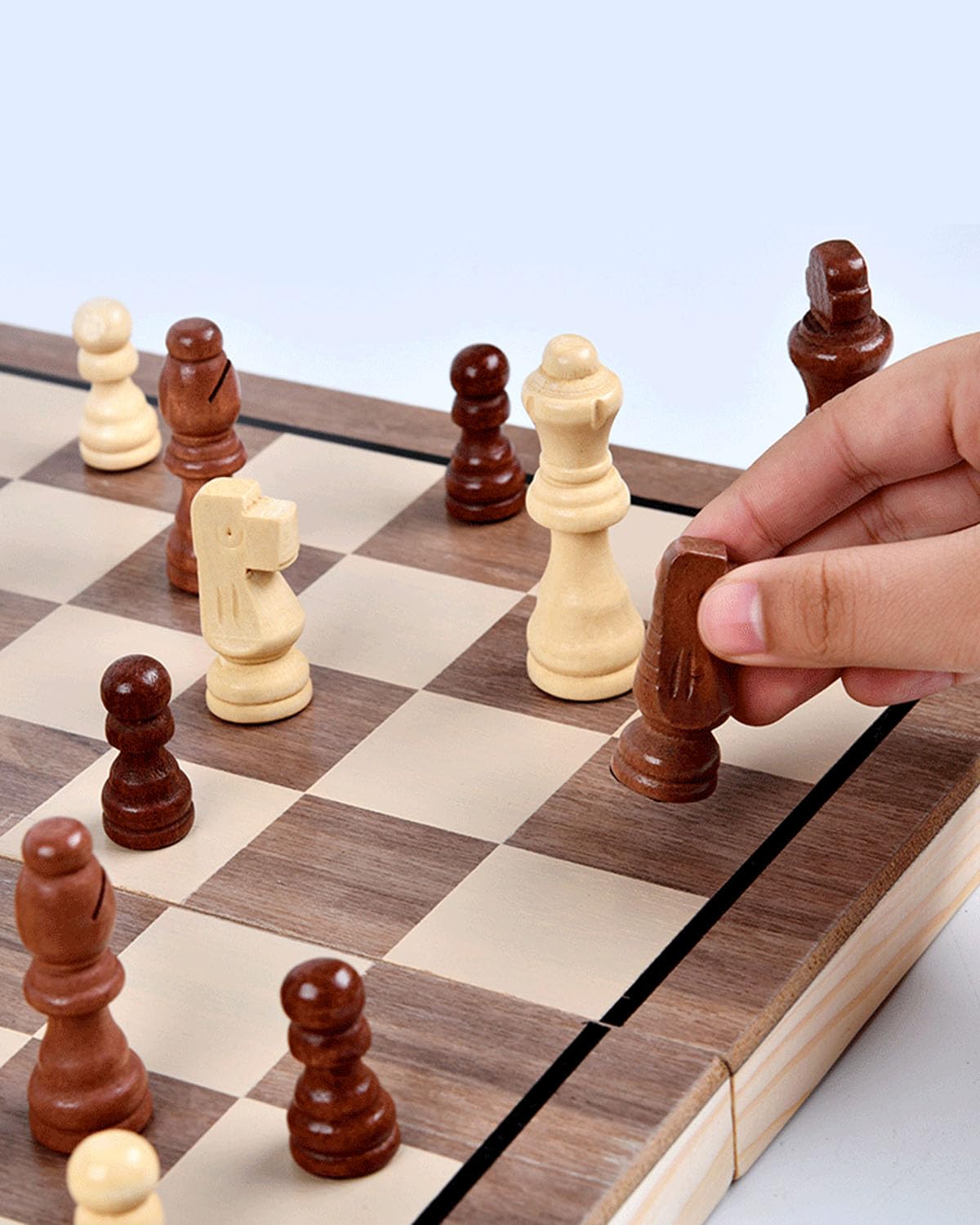 APYR AOMA 15-Inch Wooden Chess Set – Folding Magnetic Board with 2 Extra Queens