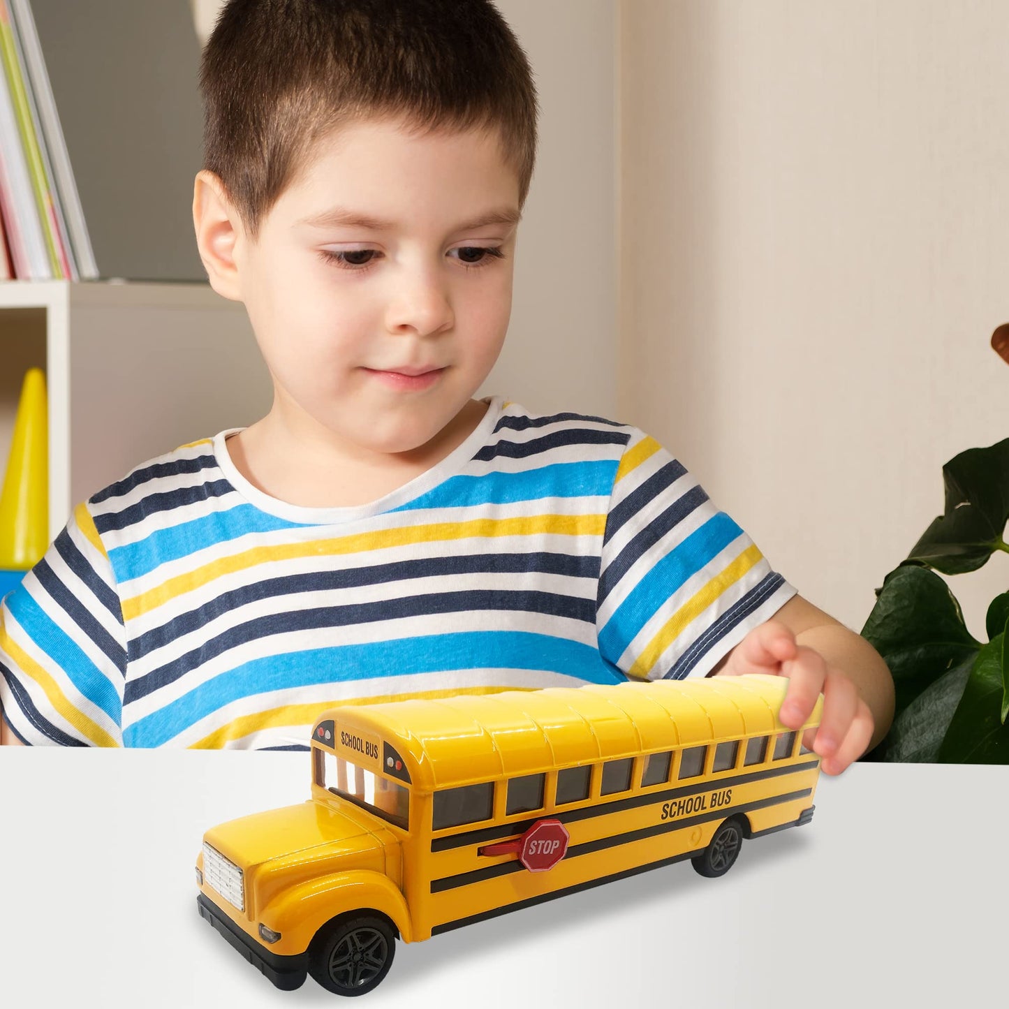 ArtCreativity Yellow School Bus Toy — 8.5-Inch Diecast Pull-Back with Opening Doors
