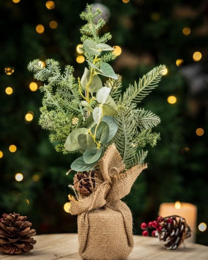 Pine Cone Berries Mini Artificial Tree Decoration