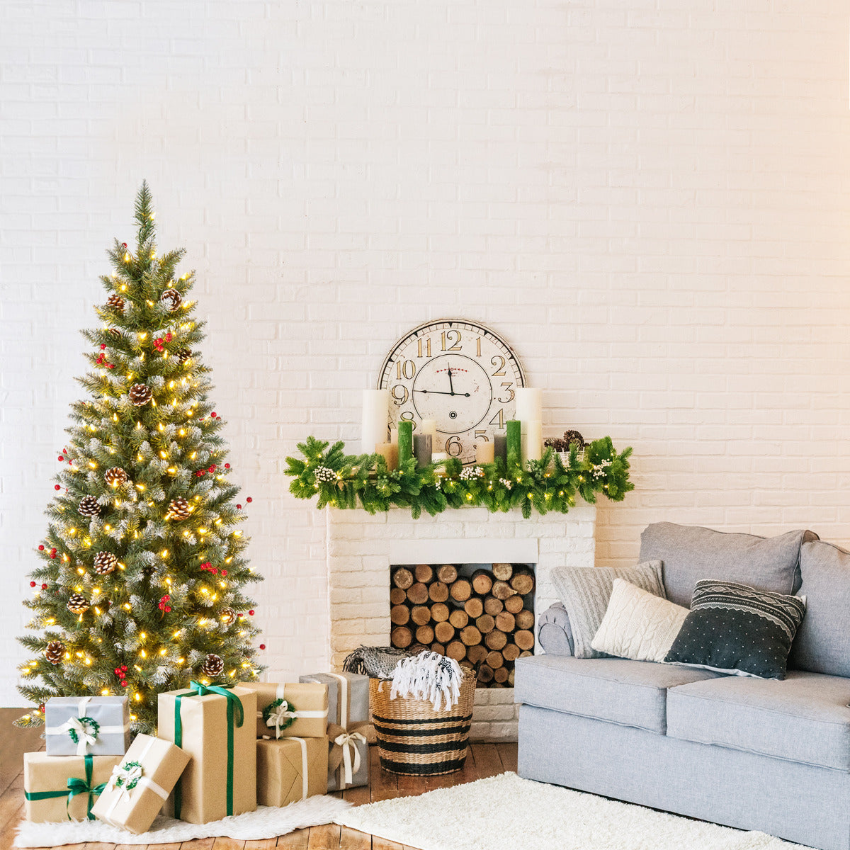 Artificial Christmas Tree with Branch Tips and Natural Pine Cones-150 cm