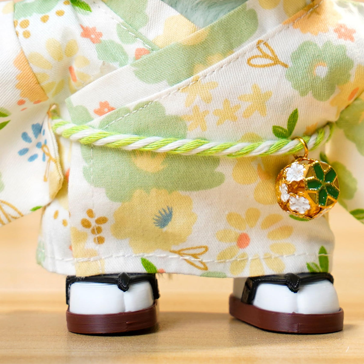 ARTST Kimono Set for 17cm Dolls – Flower Hairbow, Green Outfit, Mask, and Clogs
