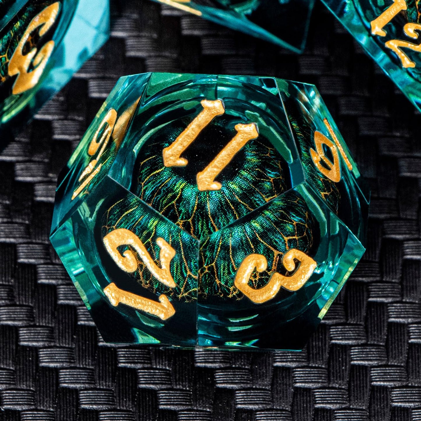 ARUOHHA Dragon Eye DND Resin Dice Set with Liquid Core – Sharp-Edged Polyhedral D&D Dice with Gift Box