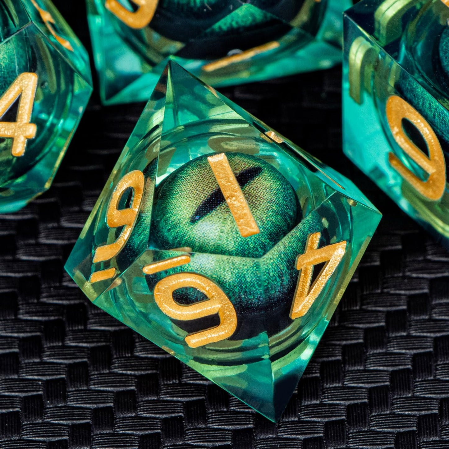 ARUOHHA Dragon Eye Core Resin Dice Set – 7 Sharp-Edged D&D Dice with Gift Box