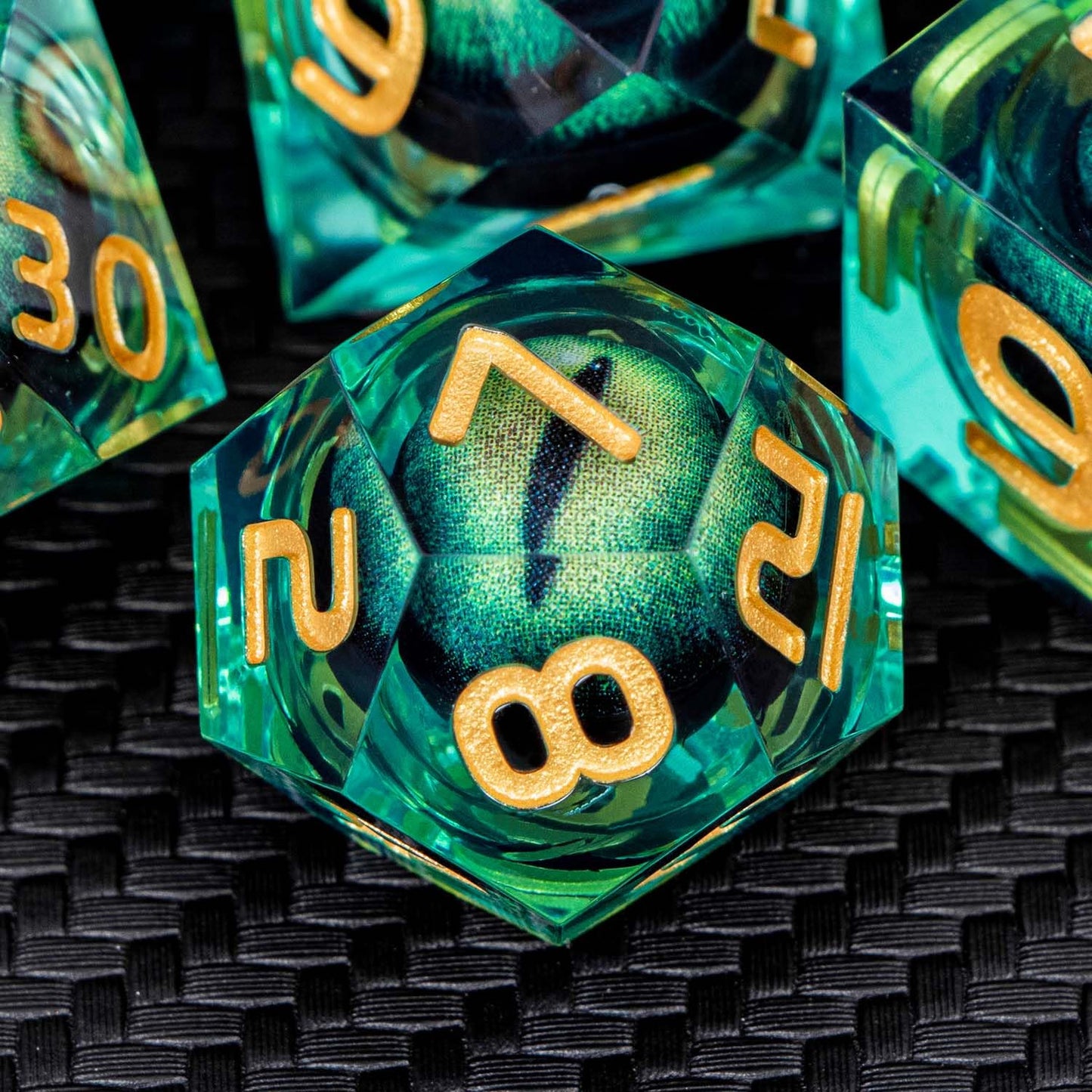ARUOHHA Dragon Eye Core Resin Dice Set – 7 Sharp-Edged D&D Dice with Gift Box