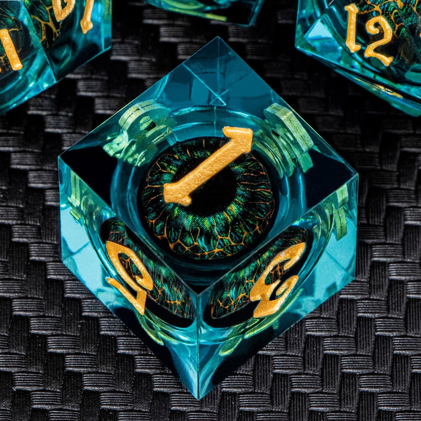 ARUOHHA Dragon Eye DND Resin Dice Set with Liquid Core – Sharp-Edged Polyhedral D&D Dice with Gift Box