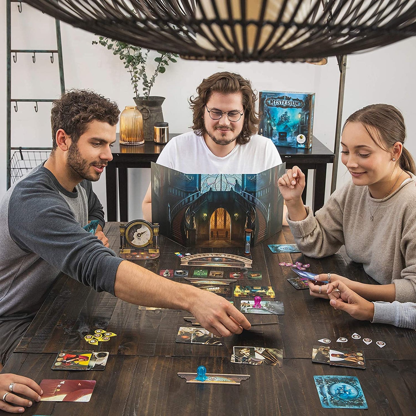 Asmodee Mysterium Hidden Signs Expansion – New Clues, Suspects & Objects for 2–7 Players (Ages 10+) 42-Minute Playtime
