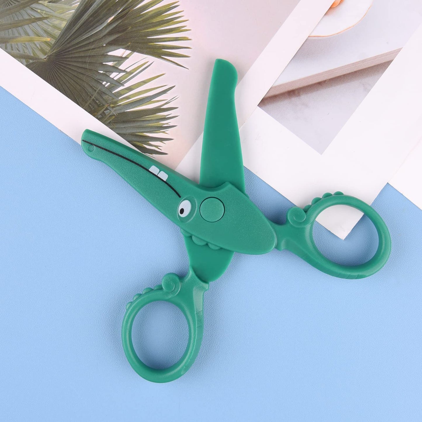 ASTARON Toddler Safety Scissors – Crocodile Design, Left/Right-Handed, Safe Plastic Blades