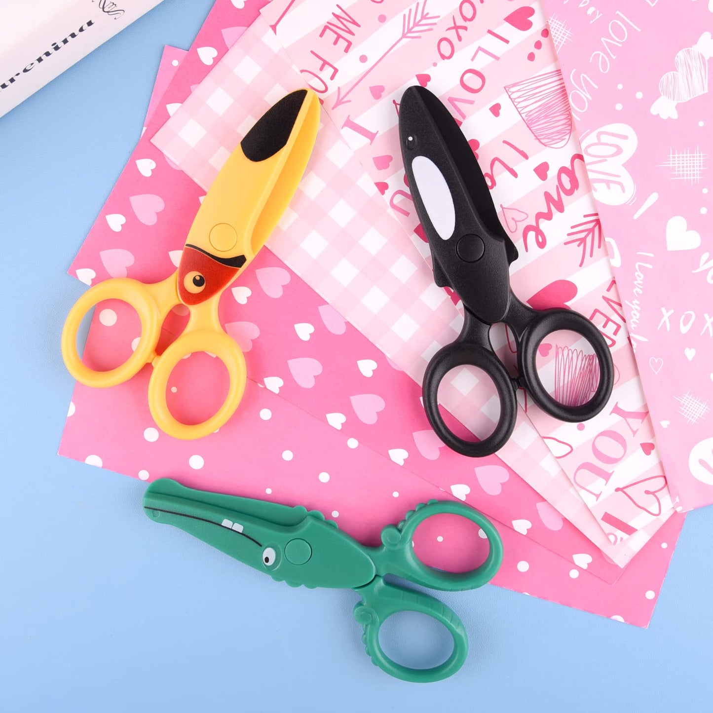 ASTARON Toddler Safety Scissors – Crocodile Design, Left/Right-Handed, Safe Plastic Blades