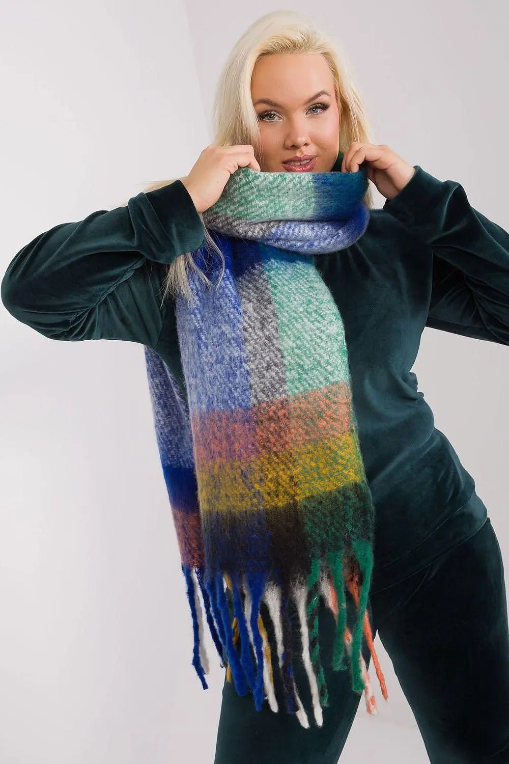 AT Shawl model 190542