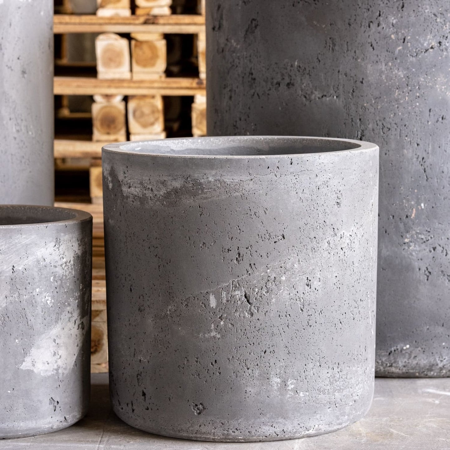Aurella | Onyx Dusk – 100cm XXL Concrete Cylinder Planter – 621L Round Plant Pot
