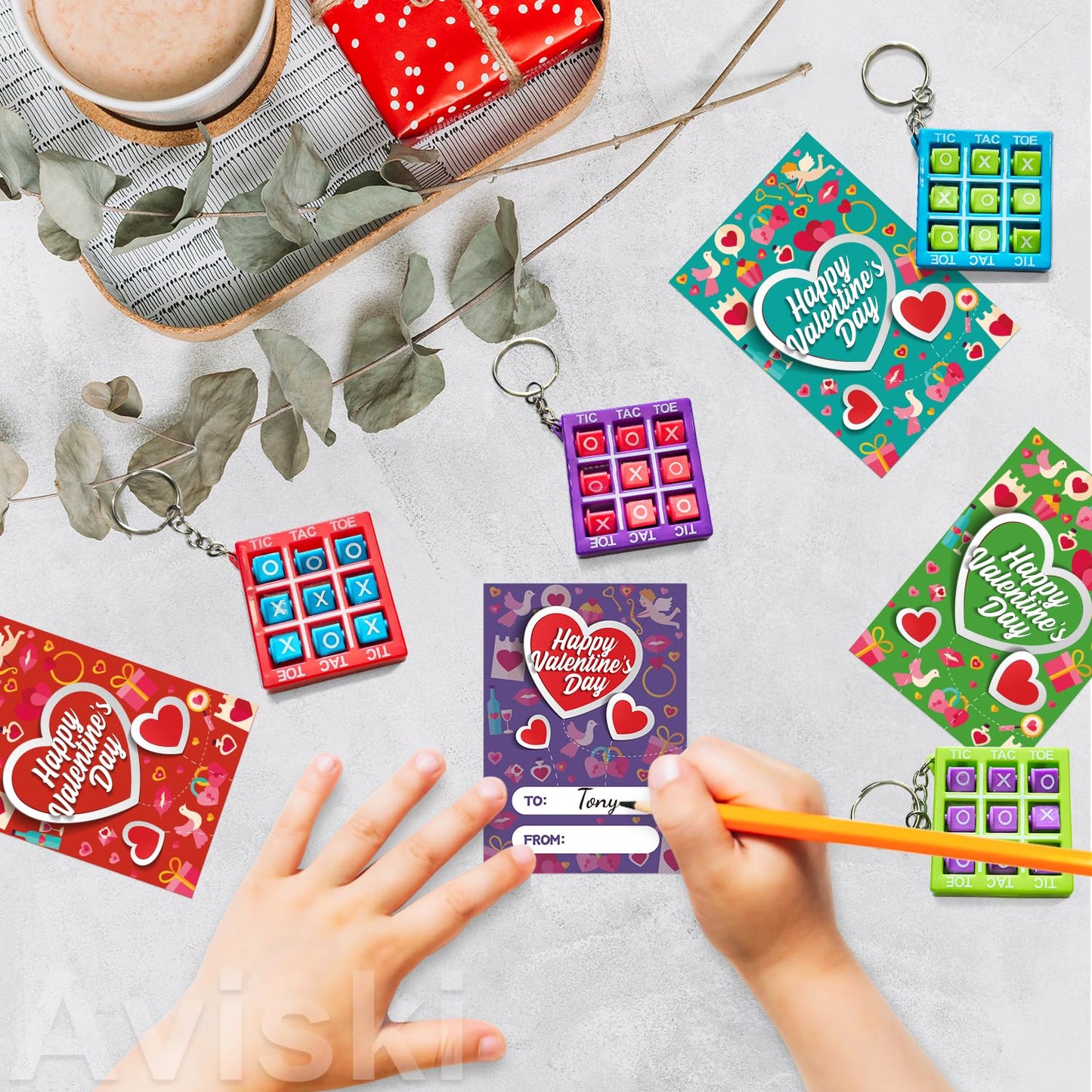 Aviski 28-Pack Valentine Cards with Tic Tac Toe Keychains – Kids Classroom Rewards