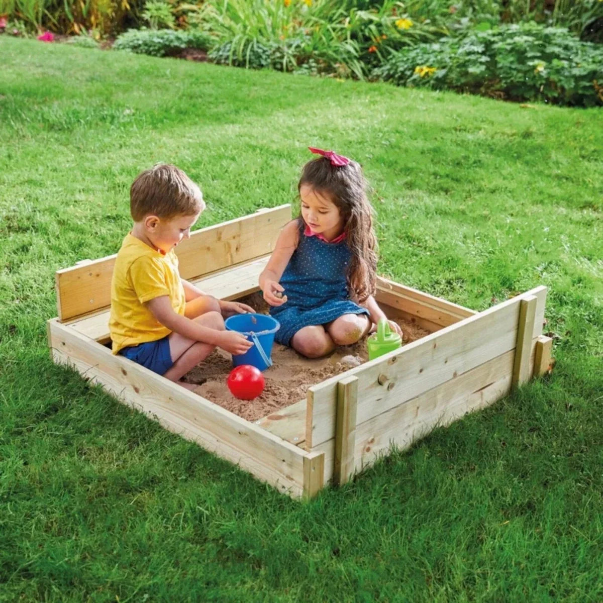 TP Wooden Lidded Sandpit