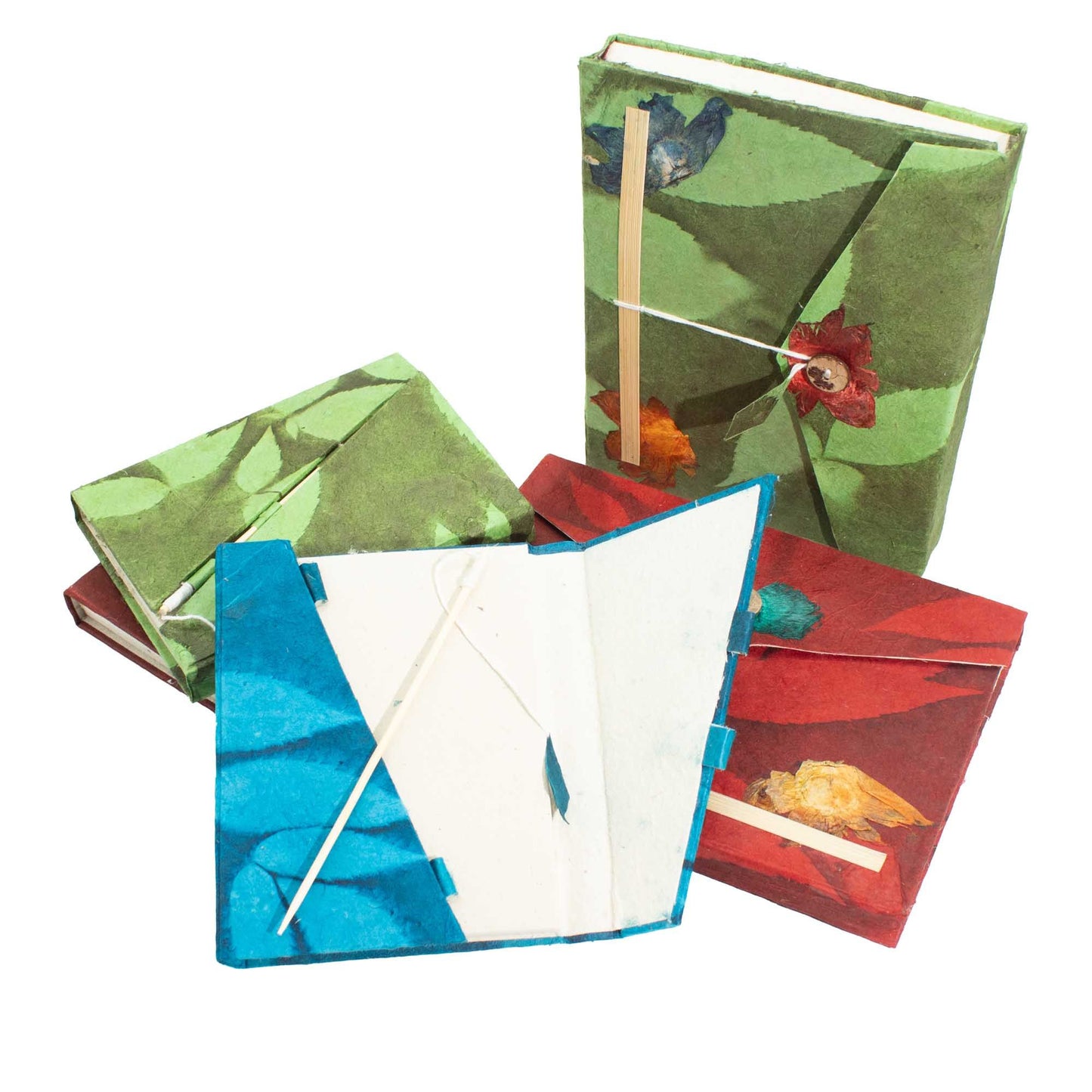 Lokta Traditional Prayer Flag Notebook – Medium (15x12cm) – 45 Leaves – Natural