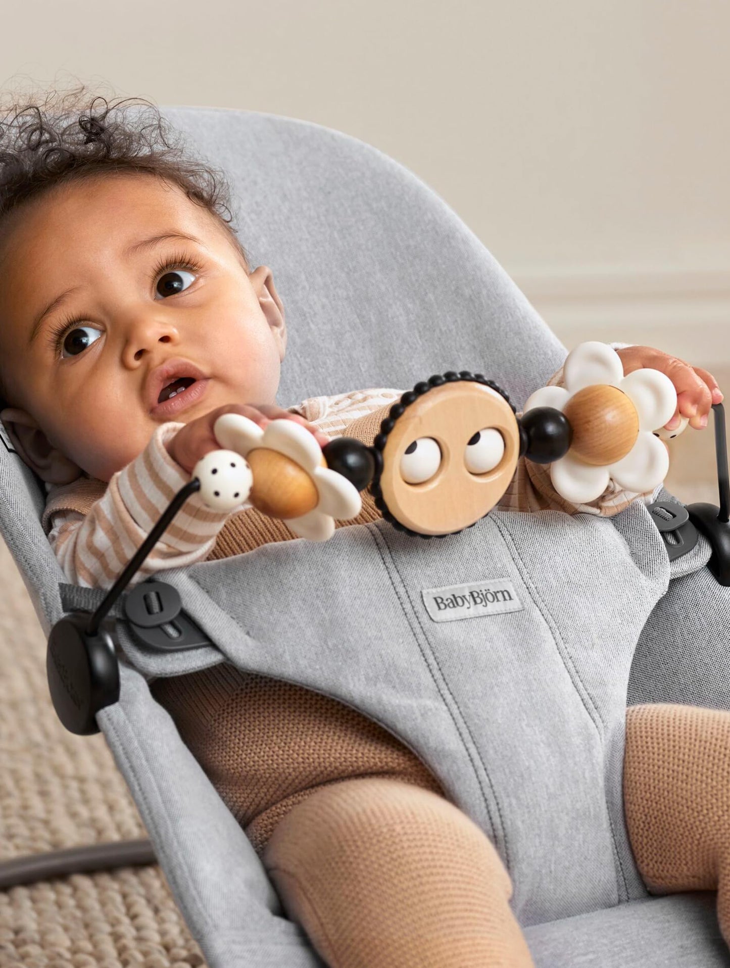 BabyBjörn Googly Eyes Toy for Bouncer – Black & White, Easy Attach & Spin Bar